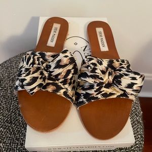 Steve Madden Alex Leopard slide with bow.  Size 9.5